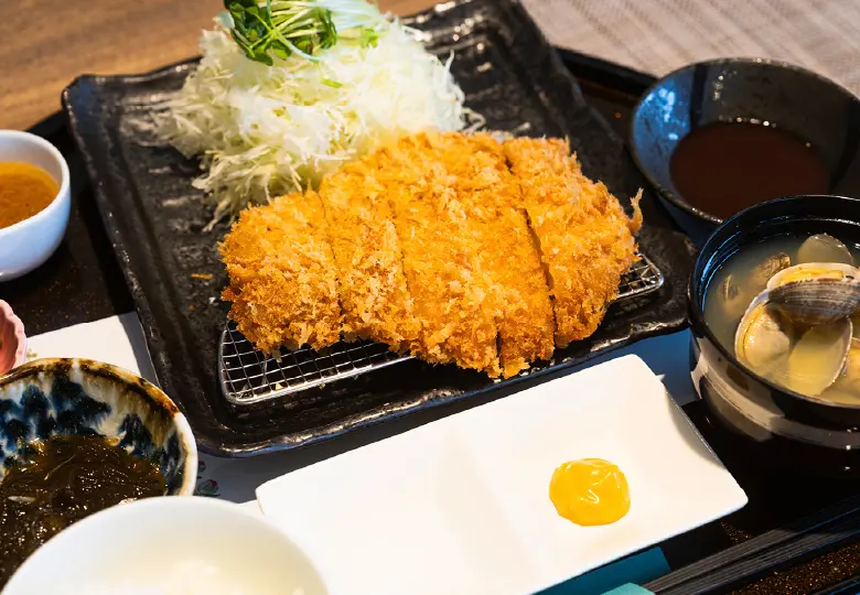 特選ロースとんかつ御前（火の本豚）